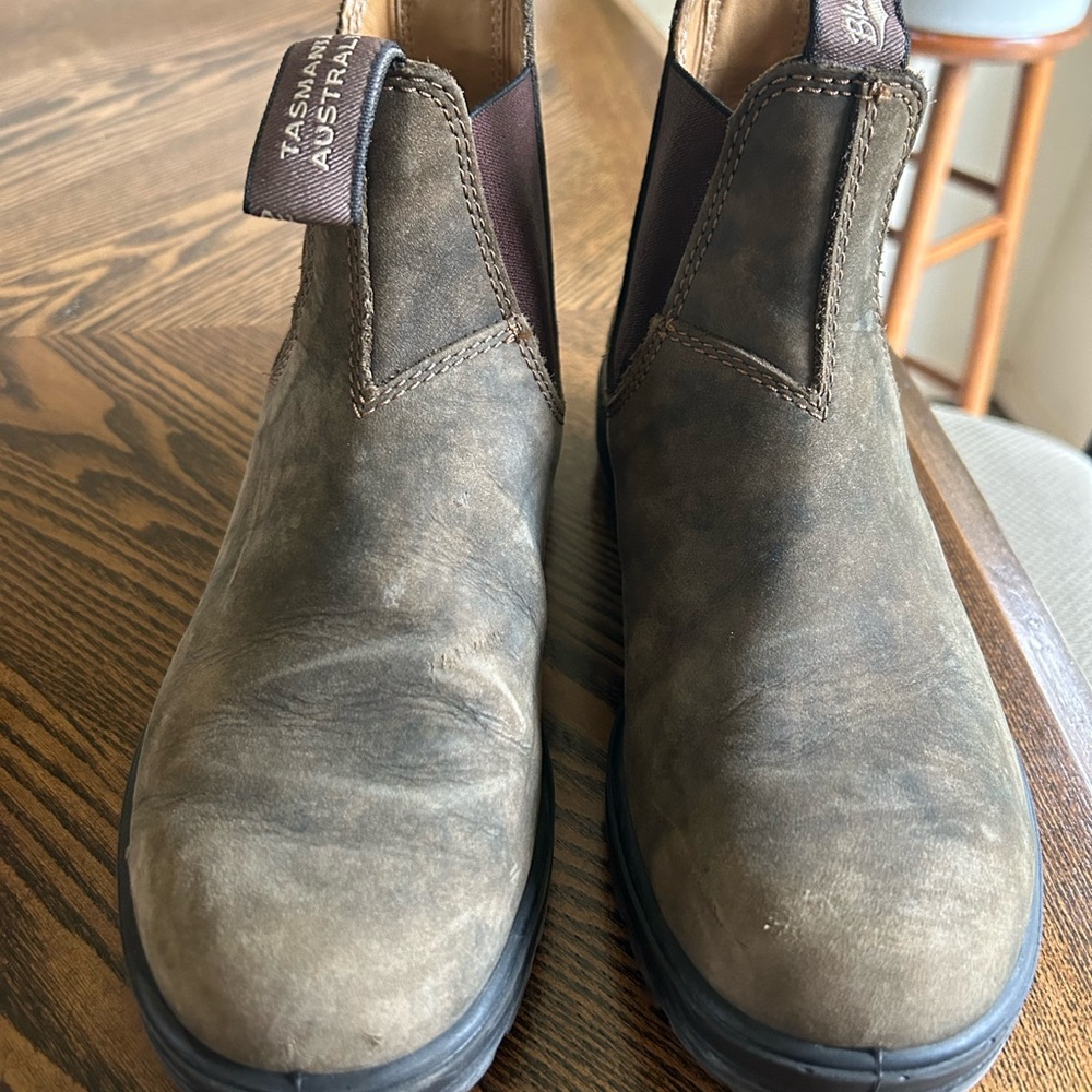 Blundstone rustic brown Chelsea boot